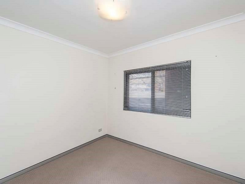 13/1 Walsh Loop, Joondalup WA 6027