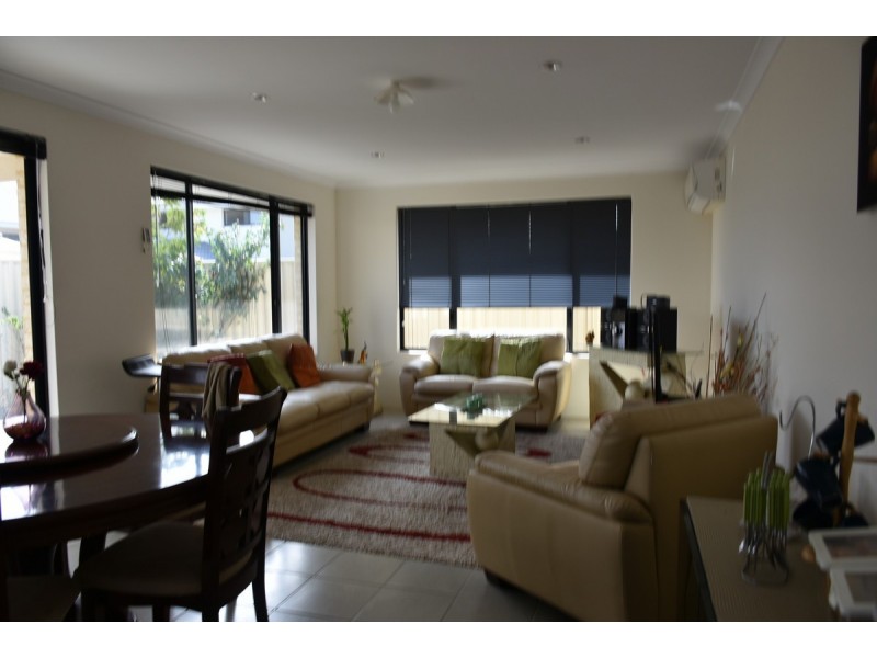 7 Trojan Bend, Madeley WA 6065