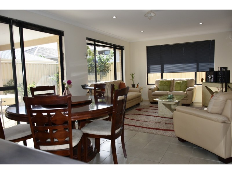 7 Trojan Bend, Madeley WA 6065