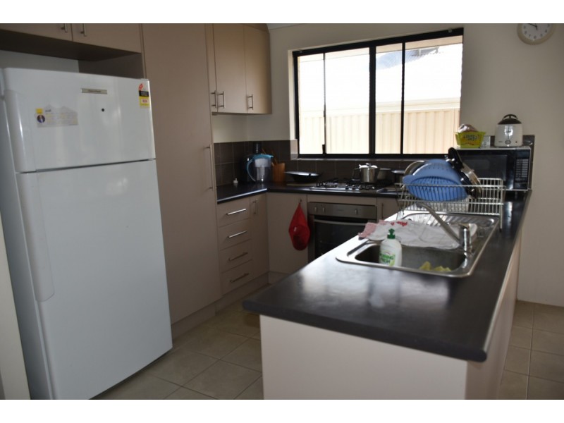 7 Trojan Bend, Madeley WA 6065