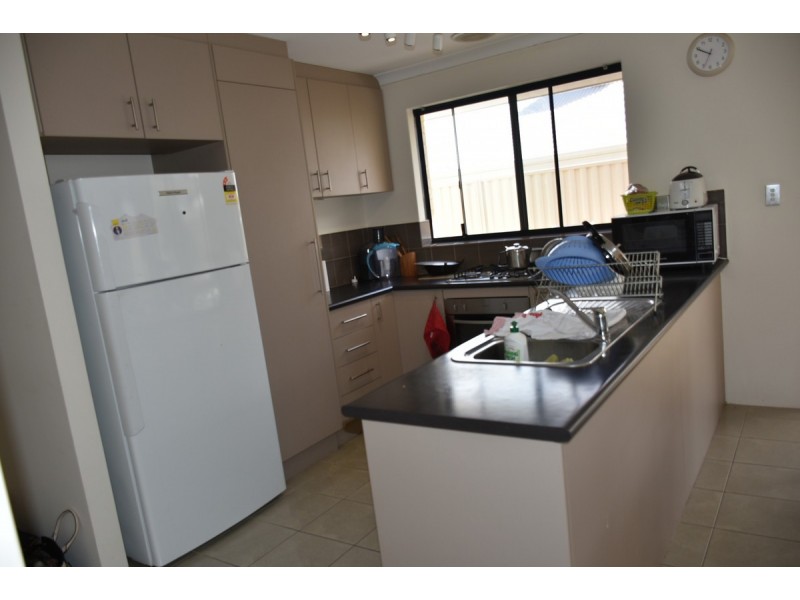 7 Trojan Bend, Madeley WA 6065