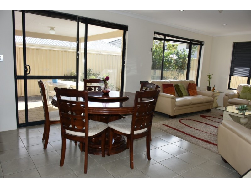 7 Trojan Bend, Madeley WA 6065