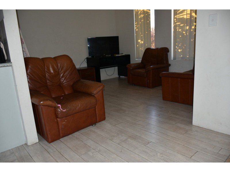 1/11 Priest Road, Landsdale WA 6065