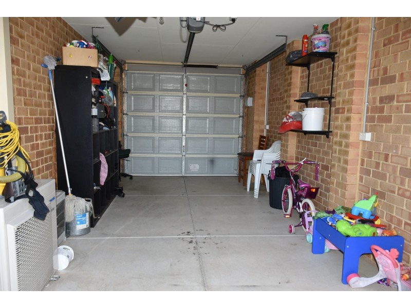 1/11 Priest Road, Landsdale WA 6065