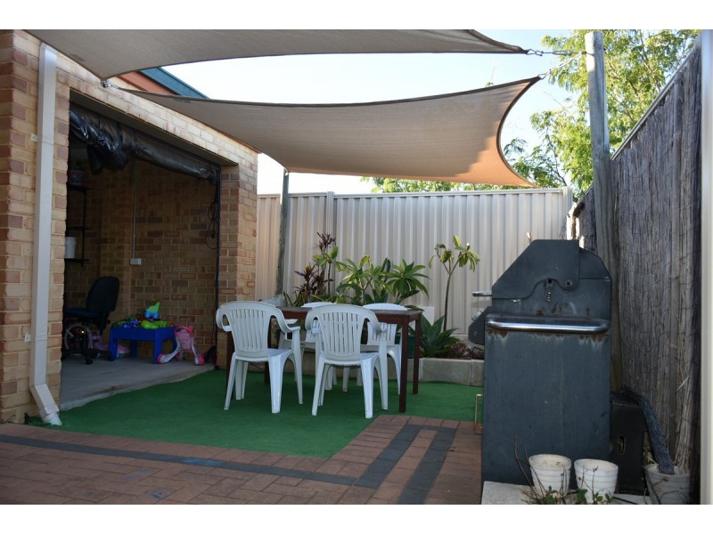 1/11 Priest Road, Landsdale WA 6065