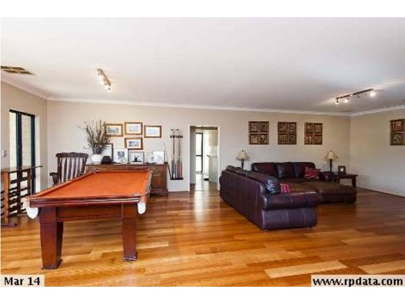 26 Sandringham Drive, Darch WA 6065