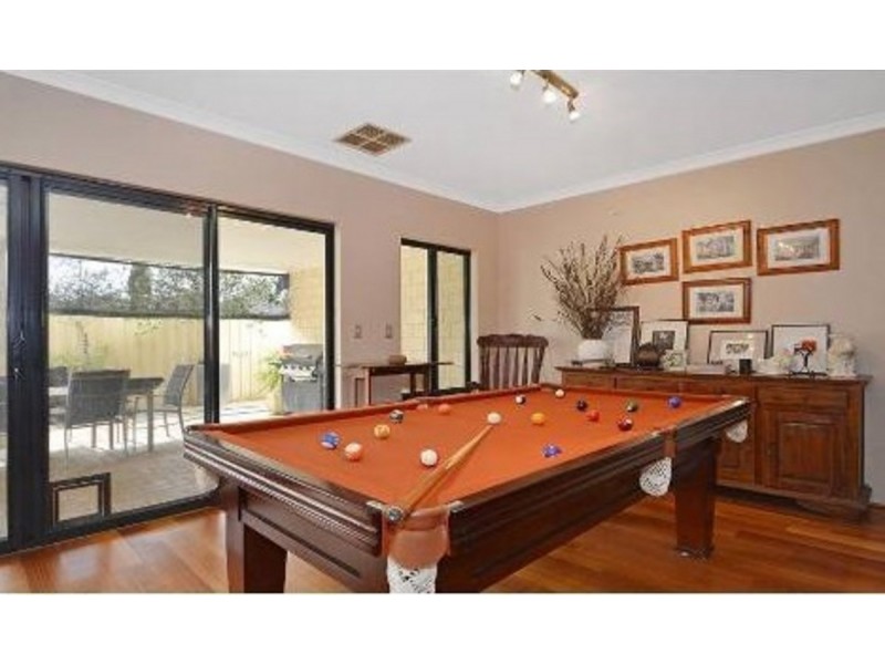 26 Sandringham Drive, Darch WA 6065