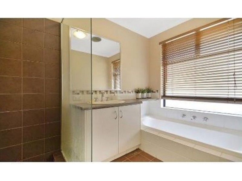 26 Sandringham Drive, Darch WA 6065