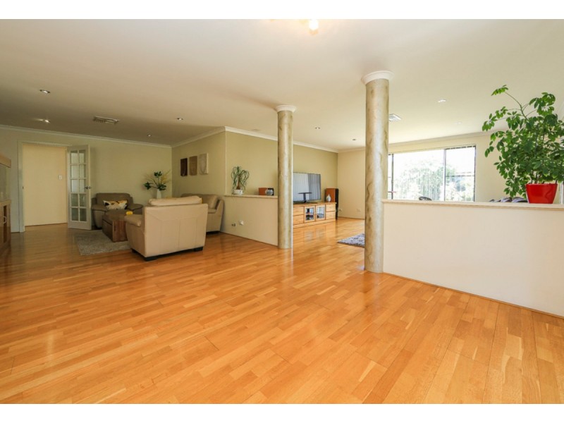 54 Southmead Dve, Landsdale WA 6065