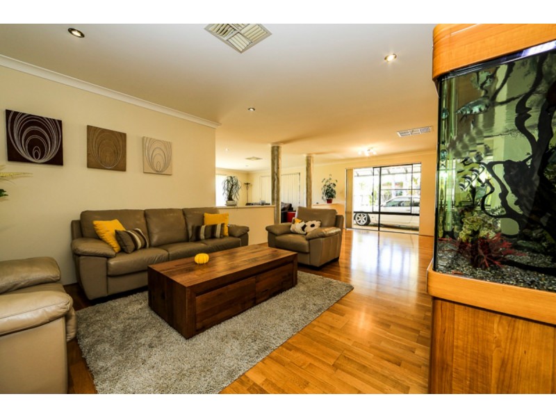 54 Southmead Dve, Landsdale WA 6065