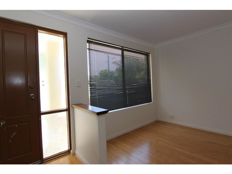 10 Rochester Circle, Balga WA 6061