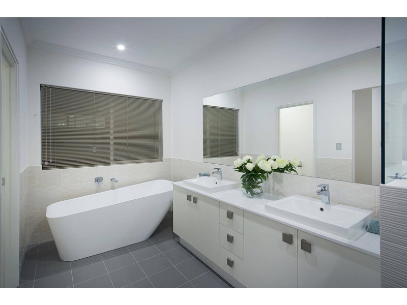 11 Charleston Rise, Eglinton WA 6034