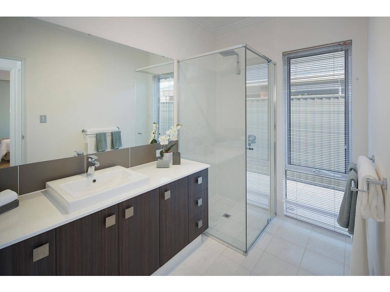 11 Charleston Rise, Eglinton WA 6034