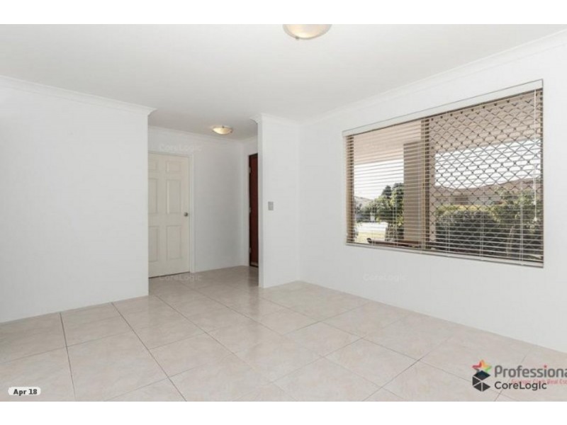 8 Harewood Place, Marangaroo WA 6064