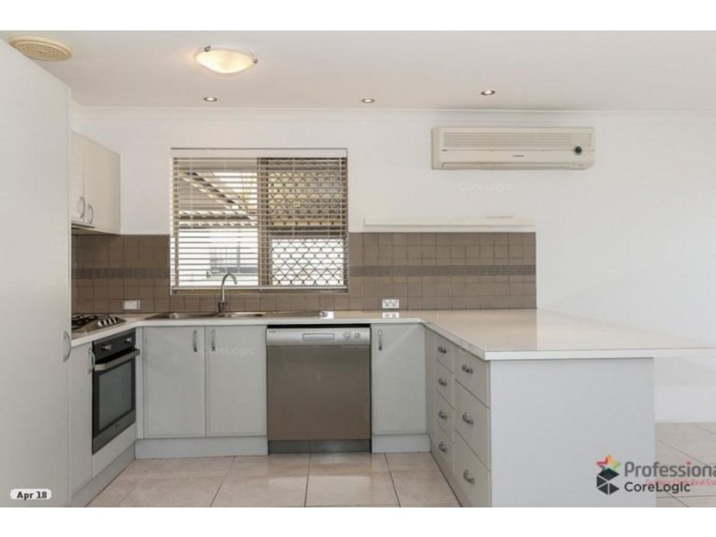 8 Harewood Place, Marangaroo WA 6064