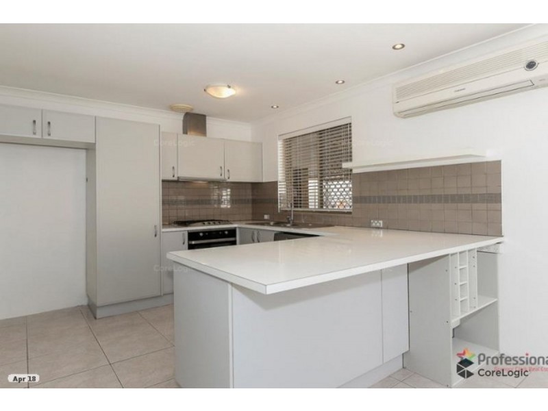 8 Harewood Place, Marangaroo WA 6064