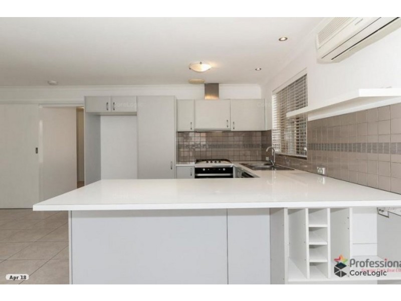 8 Harewood Place, Marangaroo WA 6064