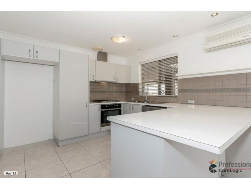 8 Harewood Place, Marangaroo WA 6064