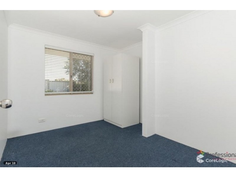 8 Harewood Place, Marangaroo WA 6064