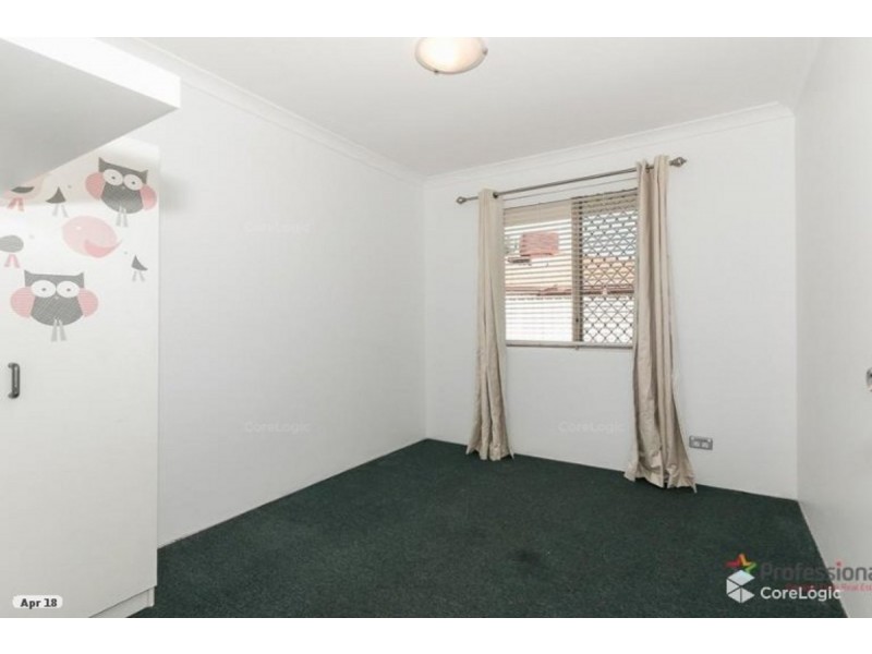 8 Harewood Place, Marangaroo WA 6064