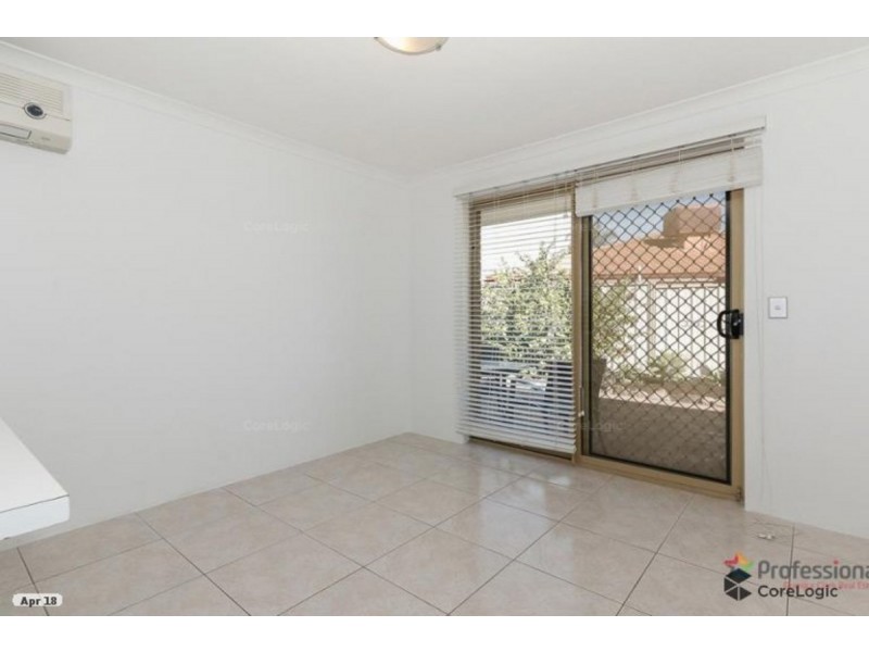 8 Harewood Place, Marangaroo WA 6064