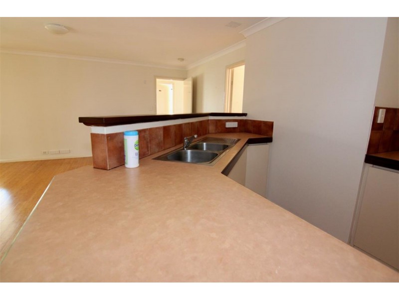 10 Rochester Circle, Balga WA 6061