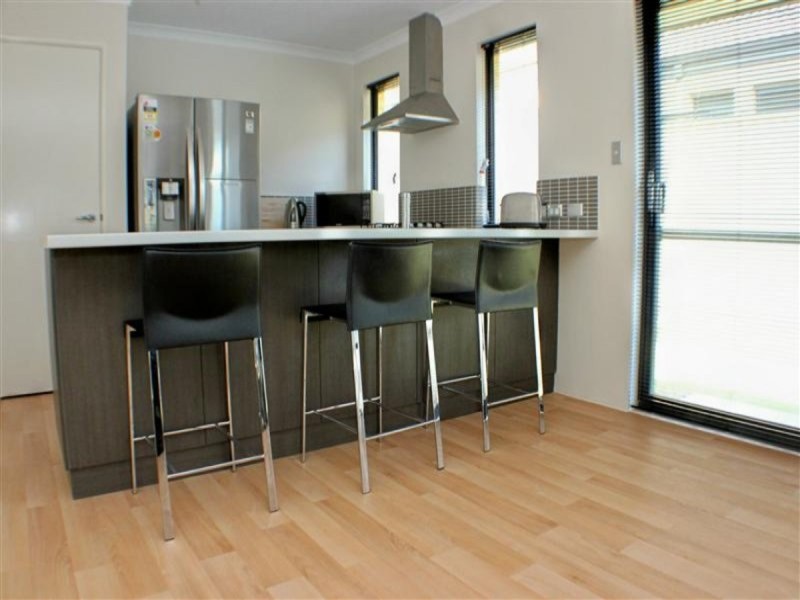 94 Bethwyn Circuit, Madeley WA 6065