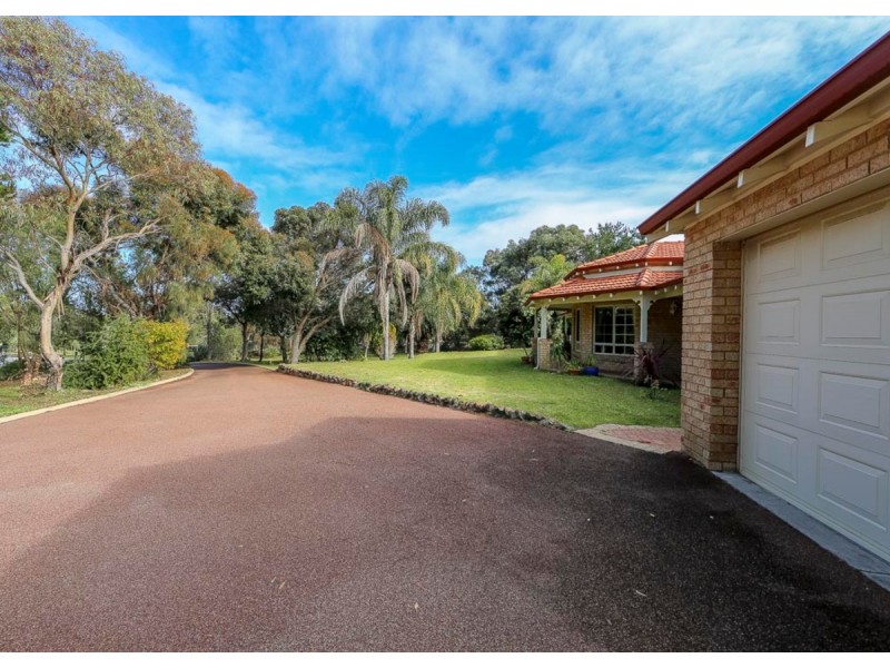 15 Starlight Grove, Gnangara WA 6077