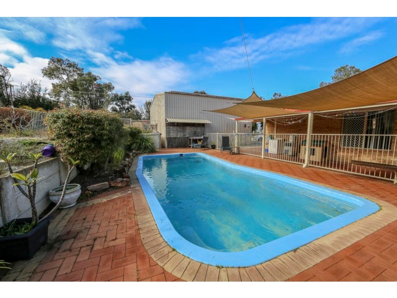 15 Starlight Grove, Gnangara WA 6077