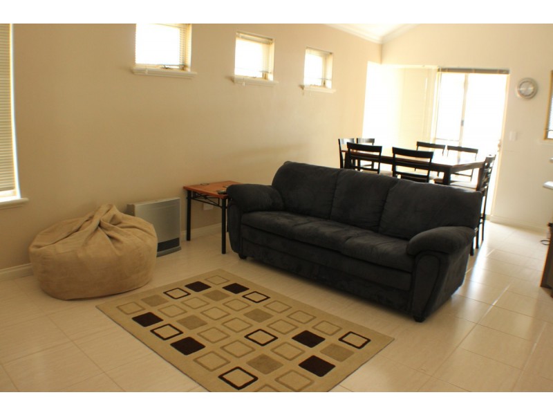 52 James Gilmour Way, Darch WA 6065