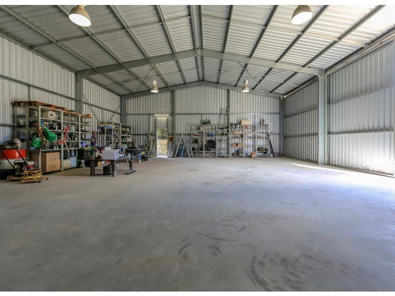 100 Colonial Circle, Gnangara WA 6077