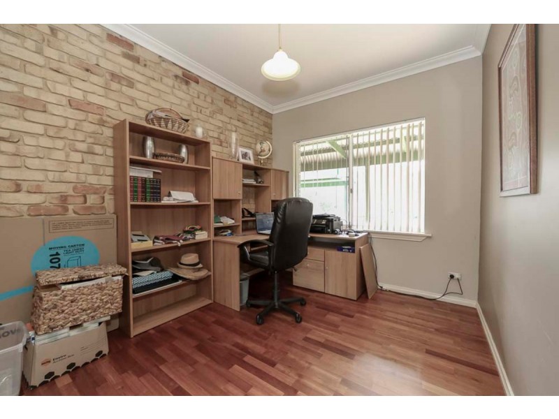 100 Colonial Circle, Gnangara WA 6077