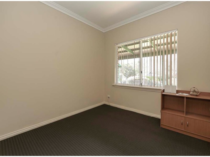 100 Colonial Circle, Gnangara WA 6077