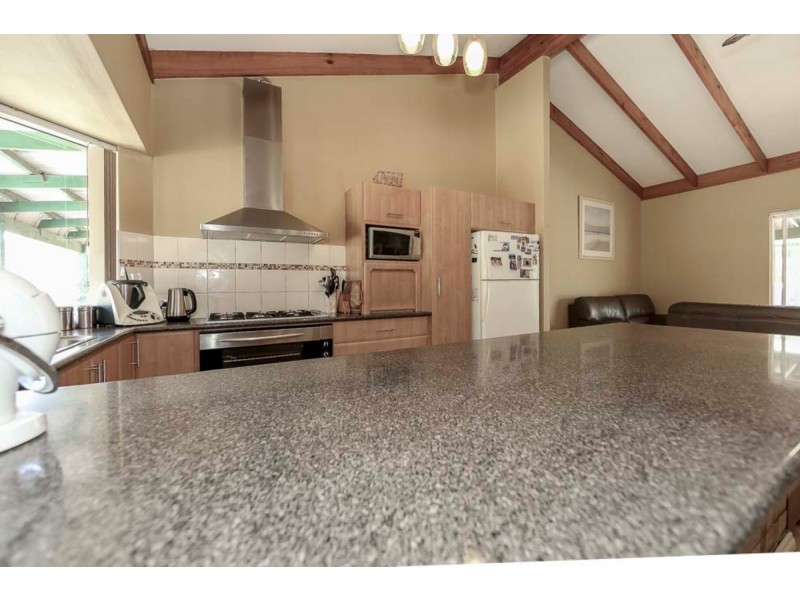 100 Colonial Circle, Gnangara WA 6077