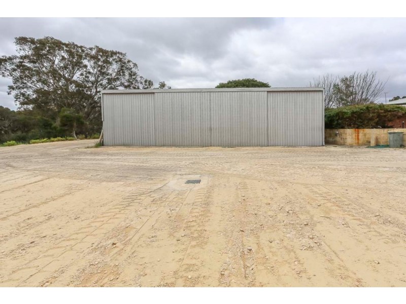 100 Colonial Circle, Gnangara WA 6077