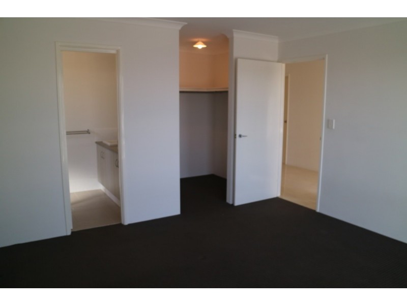 67 Bolton Way, Darch WA 6065