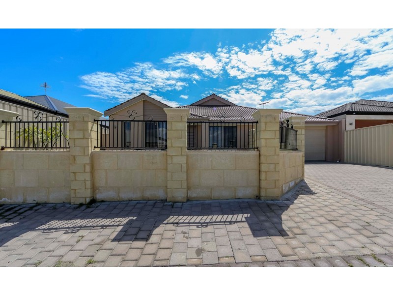 43 Hookstone Drive, Landsdale WA 6065