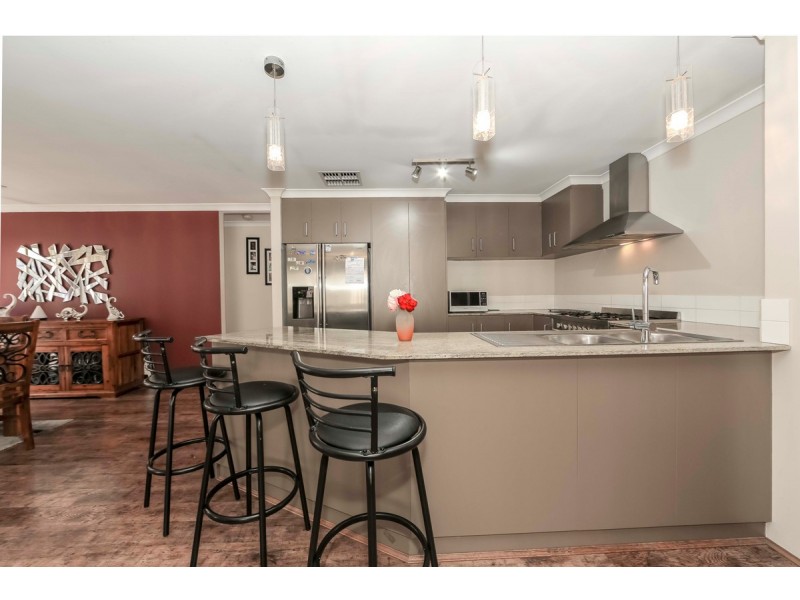 43 Hookstone Drive, Landsdale WA 6065