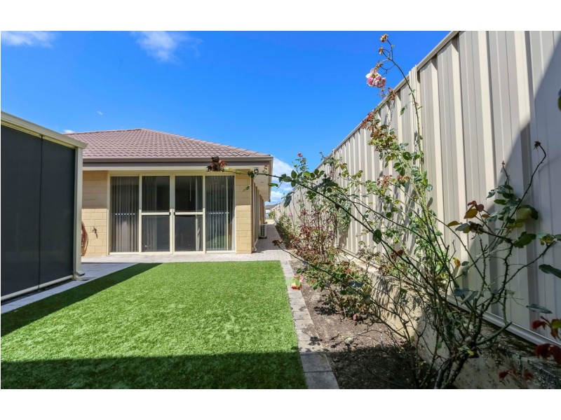 43 Hookstone Drive, Landsdale WA 6065
