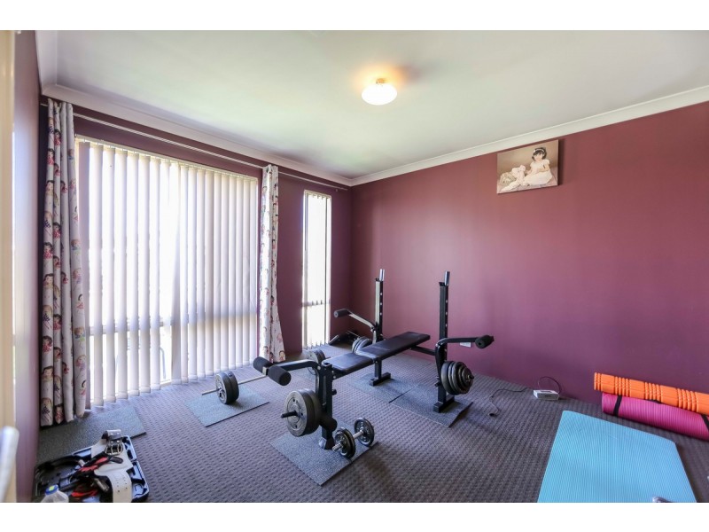 43 Hookstone Drive, Landsdale WA 6065