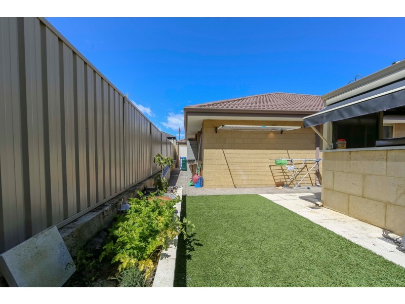 43 Hookstone Drive, Landsdale WA 6065