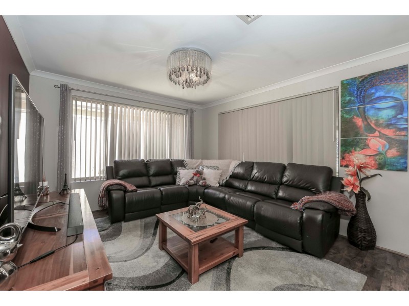 43 Hookstone Drive, Landsdale WA 6065