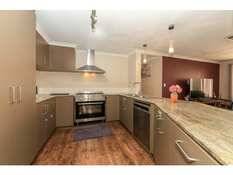 43 Hookstone Drive, Landsdale WA 6065