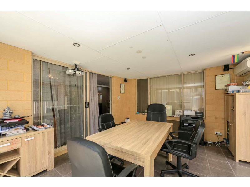 43 Hookstone Drive, Landsdale WA 6065