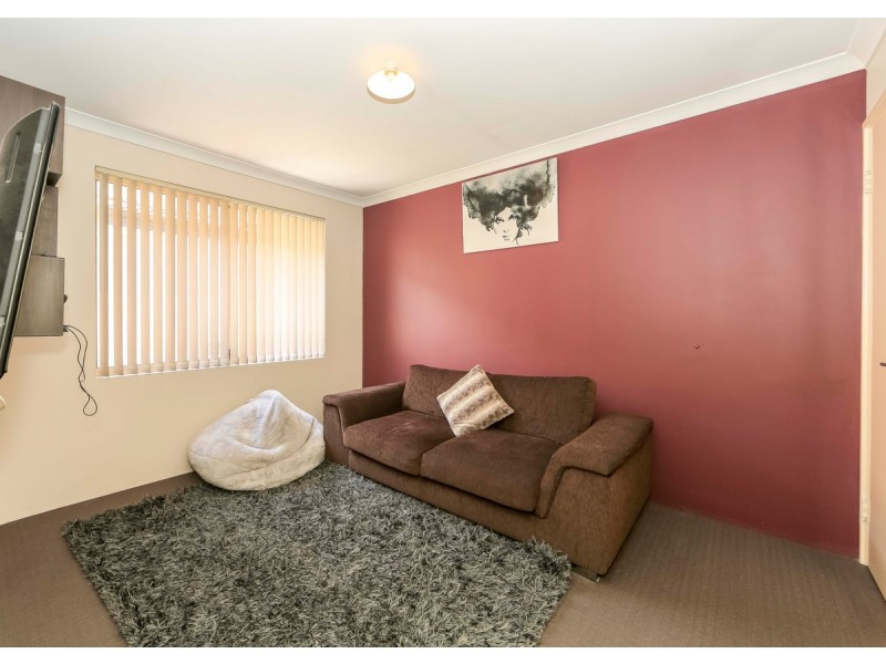 43 Hookstone Drive, Landsdale WA 6065