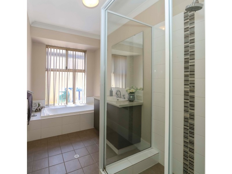 43 Hookstone Drive, Landsdale WA 6065