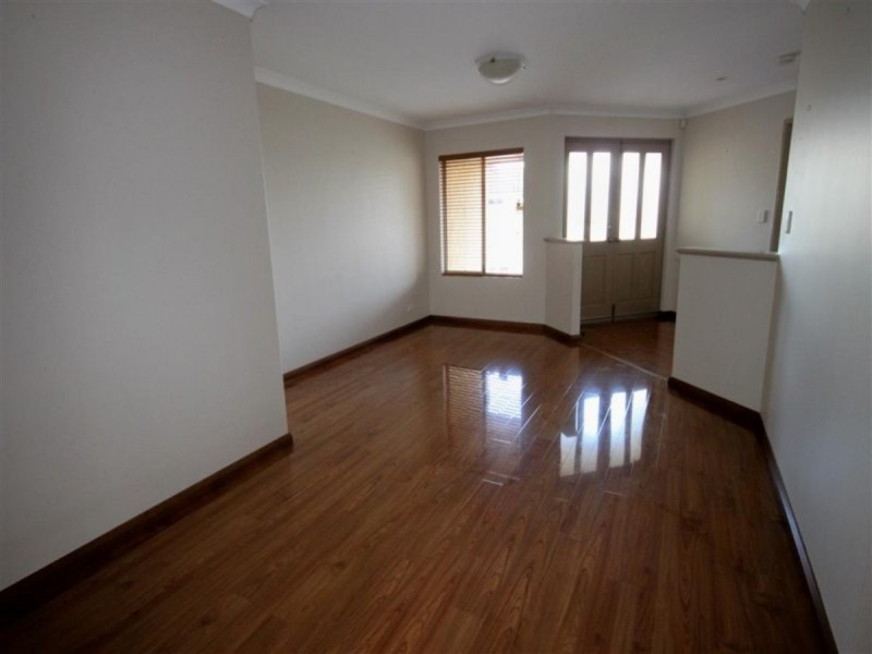 28 Tullow Gardens, Darch WA 6065