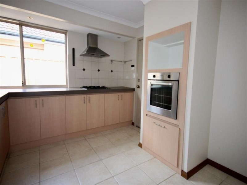 28 Tullow Gardens, Darch WA 6065