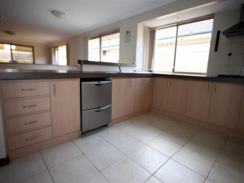 28 Tullow Gardens, Darch WA 6065