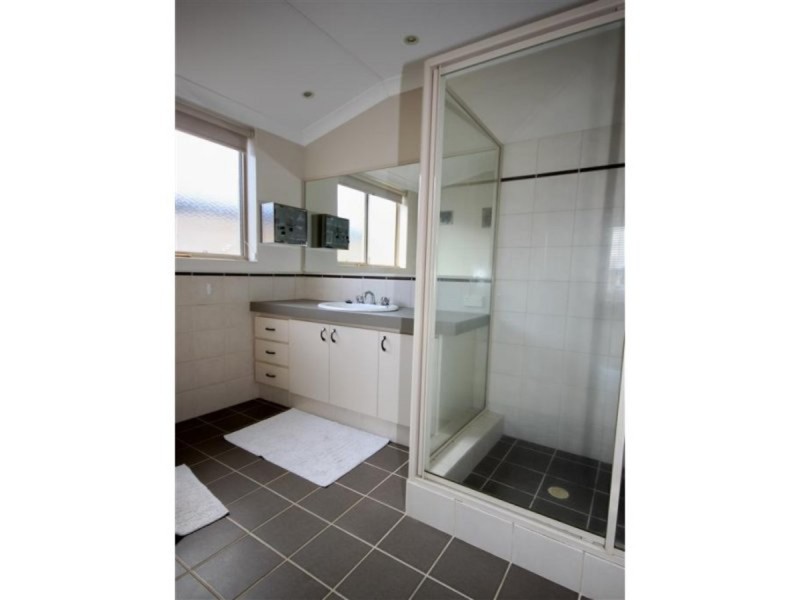 28 Tullow Gardens, Darch WA 6065